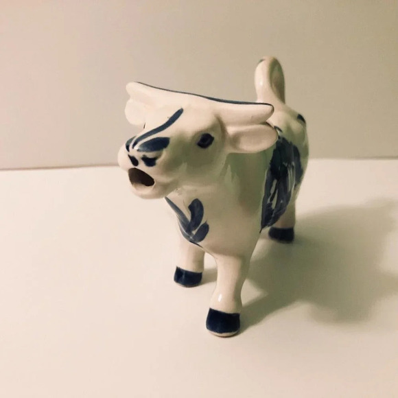 Vintage Delft Style Cow Creamer 6 Inch Long Figurine Flowers Windmill - Picture 3 of 15